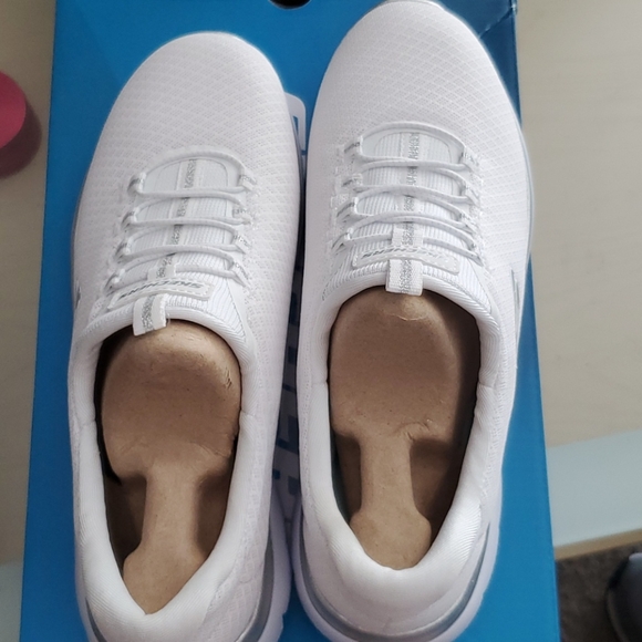 🆕️NWT Skechers Summit Sneaker Size 7 W - Picture 6 of 7